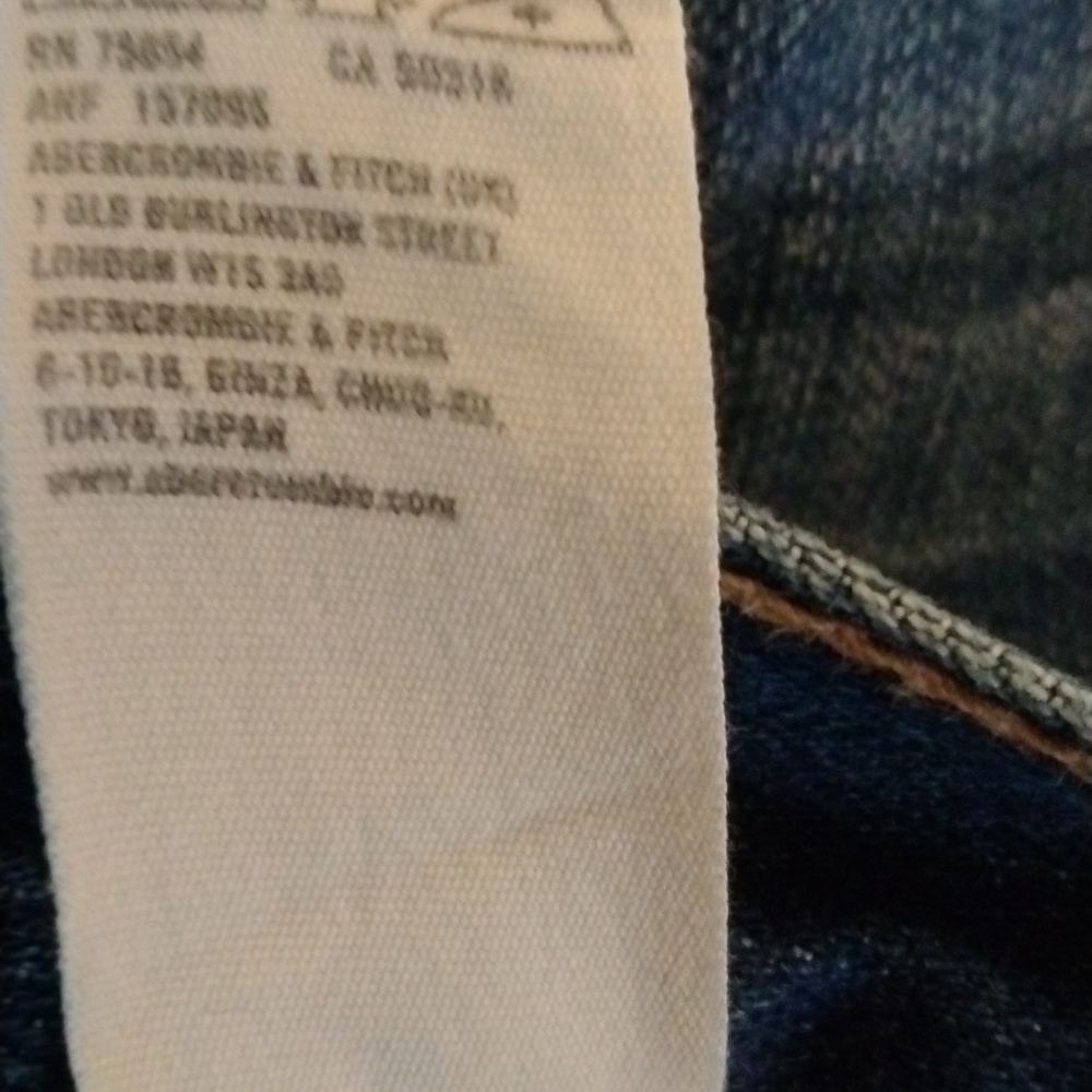 Abercrombie & Fitch distressed jeans. Size 27. Shorter length. - Picture 14 of 14